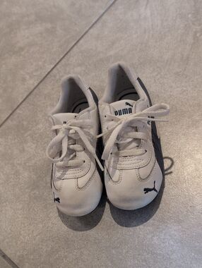 Puma Kids White and Navy Low-Top Sneakers